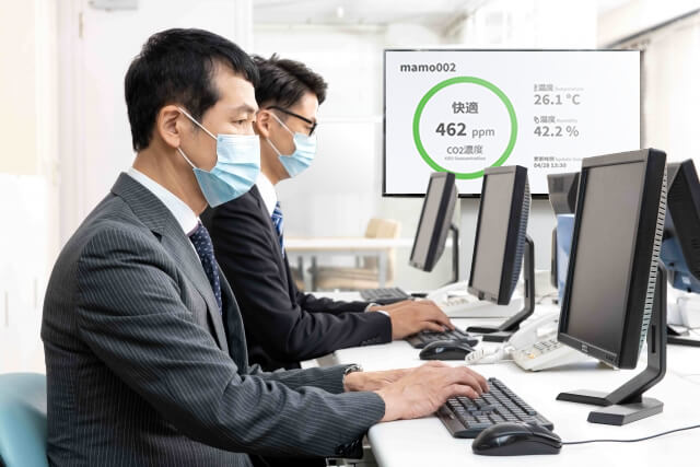 CO2センサー「まもセンサーAir」を使いオフィスや会議室での商談中でもCO2濃度が視覚的にわかりやすく安心